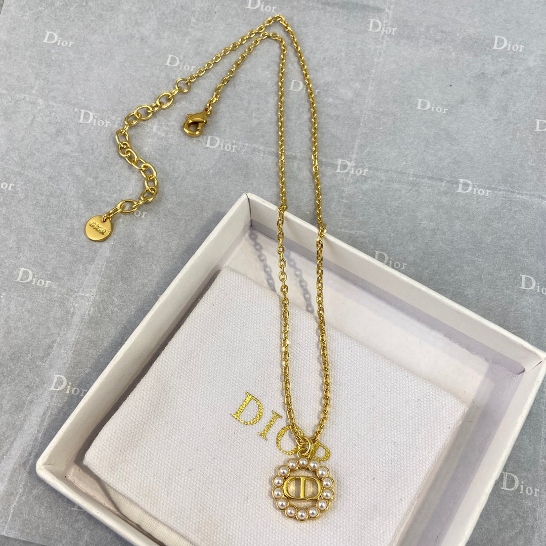 Dior Petite Pearl Necklace Bracelet
