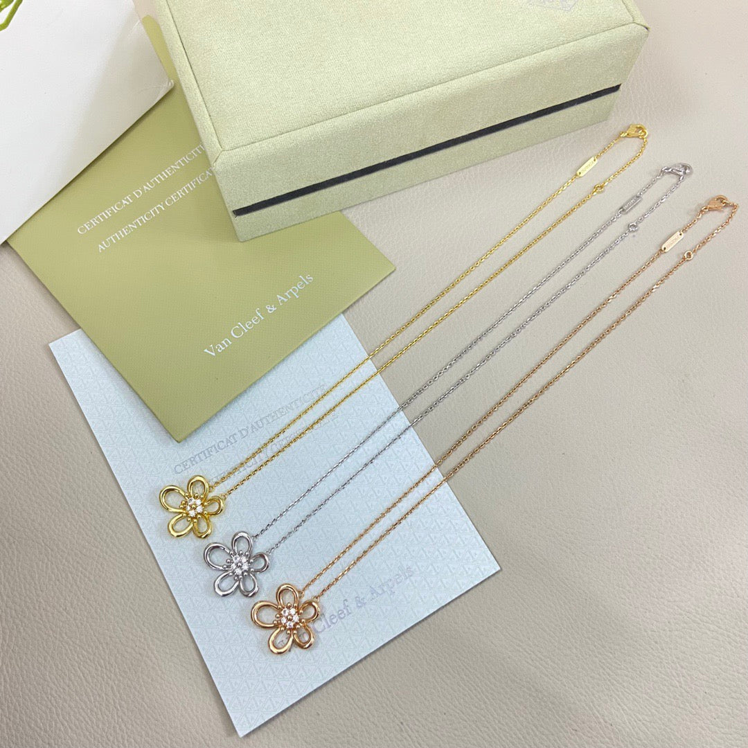 VCA Flower Necklace