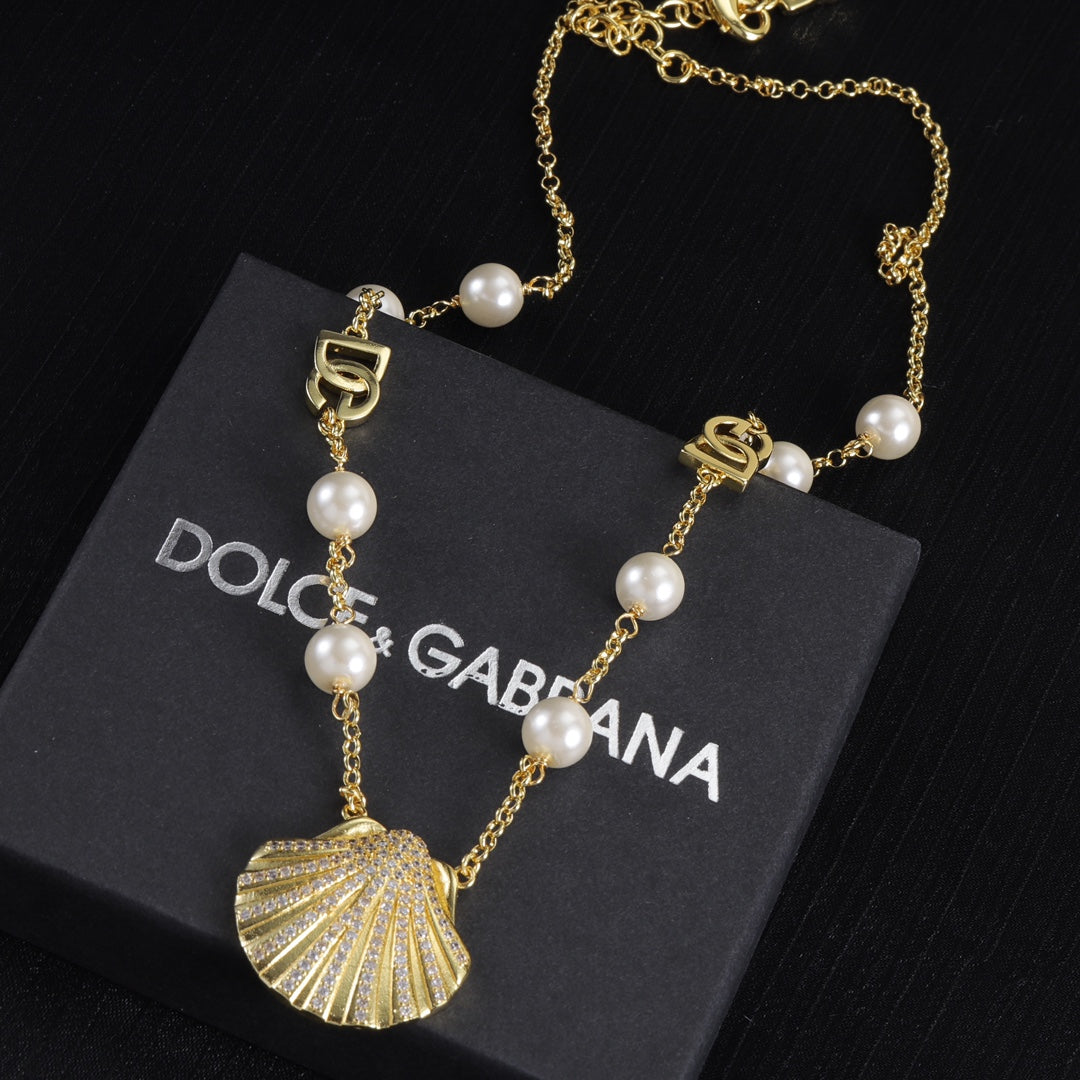 Dolce&Gabbana Shell Pearl Necklace