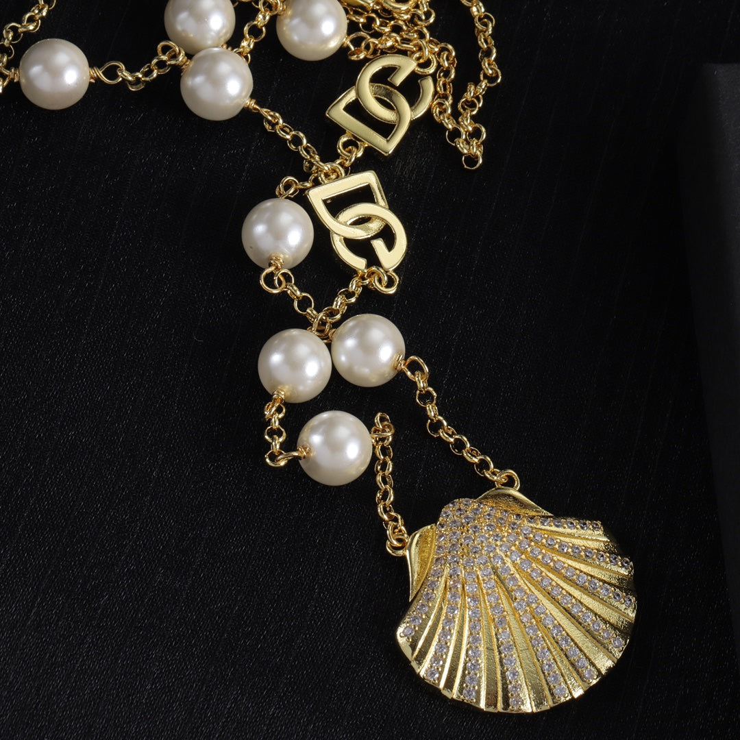 Dolce&Gabbana Shell Pearl Necklace