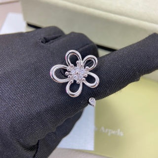 VCA Flower Adjustable Opening Ring