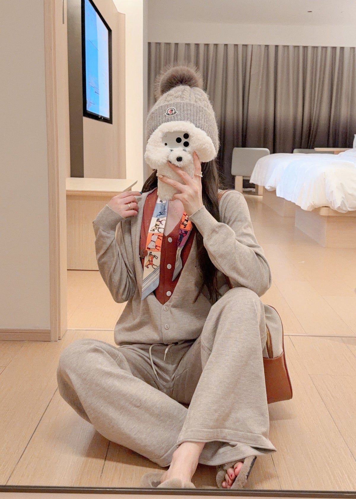 Hermes Causal Knitted Suit (With Scarf)